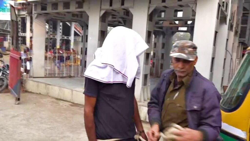 रांची के टाटीसिल्वे में खड़ी ट्रेन में सैनिक ने नाबालिग से किया दुष्कर्म, जीआरपी ने आरोपी को किया गिरफ्तार