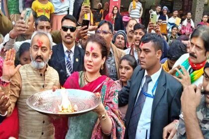 कंगना रनौत पहुंची बाबा बैद्यनाथ के दरबार, देवघर और बासुकीनाथ में किया जलाभिषेक