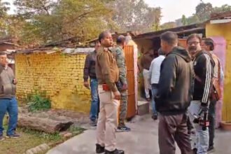 बोकारो में दिल दहलाने वाली घटना, कमरे के अंदर मिला पति-पत्नी और बच्चे का शव