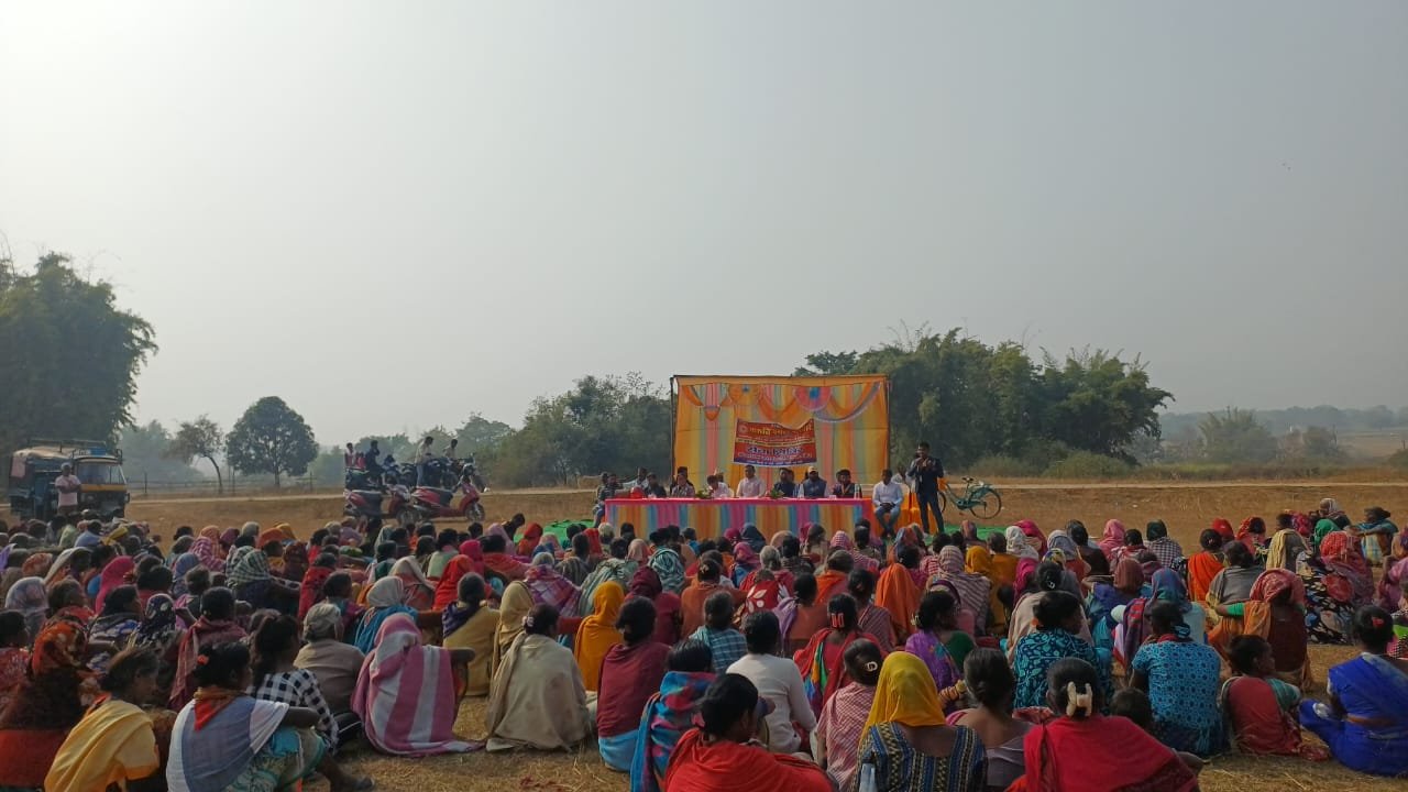 मारुती मंगल परिवार ने सामाजिक दायित्व का किया निर्वहन, ठंड के बीच सेवा शिविर लगाकर जरूरतमंद के बीच बांटे 551 कंबल 5 4 2