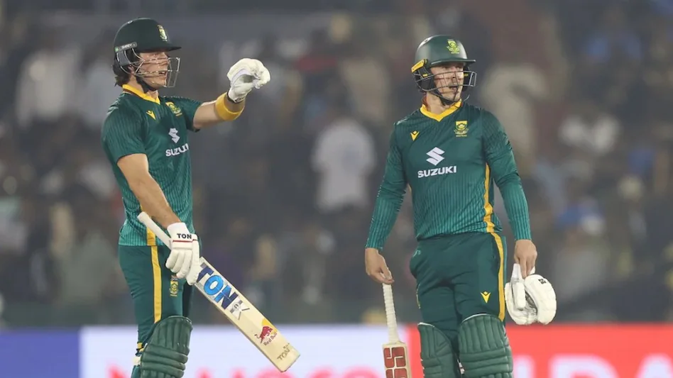 India vs South Africa 2nd ODI: रायपुर वनडे में दक्षिण अफ्रीका को 4 विकेट से हराया, सीरीज 1-1 की बराबरी पर