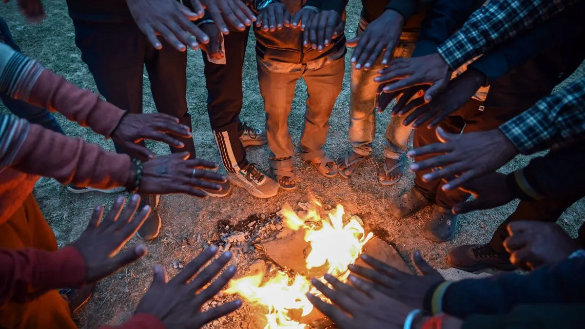 आज और कल चलेगी शीतलहरी, रांची समेत कई जिलों में ठंड और कोहरे का सितम जारी, स्कूल बंद