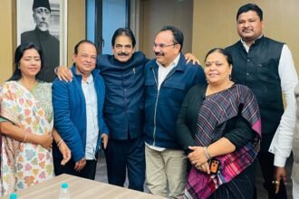 कांग्रेस के मंत्रियों और विधायकों को मिली अंतिम चेतावनी, अंदरूनी तकरार से पार्टी आलाकमान नाराज, जल्द हो सकते है बड़े बदलाव 16 कांग्रेस के मंत्रियों और विधायकों मिली अंतिम चेतावनी, अंदरूनी तकरार से पार्टी आलाकमान नाराज, जल्द हो सकते है बड़े बदलाव