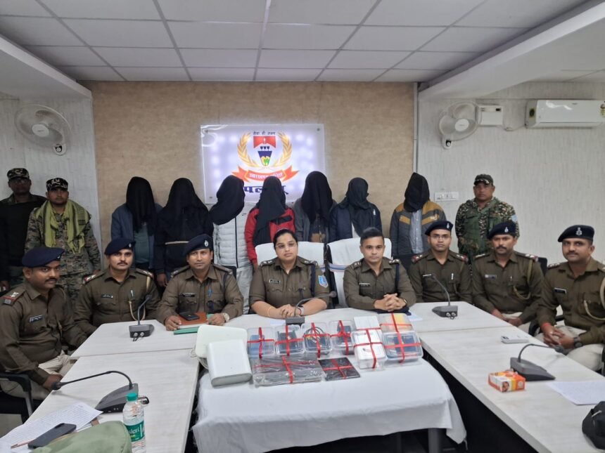 पलामू में महादेव ऐप जैसा बड़ा बेटिंग नेटवर्क बेनकाब, दुबई से संचालित 40 हजार करोड़ का साम्राज्य, 7 गिरफ्तार