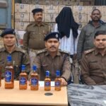 गढ़वा में NH-39 पर वाहन जांच के दौरान पुलिस को मिली बड़ी सफलता, कंटेनर से एक करोड़ की अवैध शराब जब्त, चालक गिरफ्तार