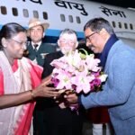 राष्ट्रपति द्रौपर्दी मुर्मू का तीन दिवसीय झारखंड दौरा, राज्यपाल संतोष गंगवार और मुख्समंत्री हेमंत सोरेन ने किया स्वागत