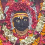 थावे मंदिर में माता का मुकुट ले उड़े चोर, झारखंड के कारोबारी ने दिया था चढ़ावा, लॉकर तोड़ा, दानपेटी भी गायब