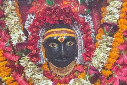 थावे मंदिर में चोरी के आरोपी का एनकाउंट, मां के मुकुट समेत आभूषण ले गए थे चोर