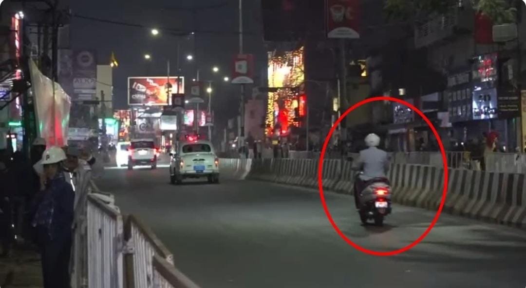 राष्ट्रपति द्रौपर्दी मुर्मू की सुरक्षा में चूक की खबर गलत, स्कूटी सवार के घुसने की खबर पर आया अपडेट