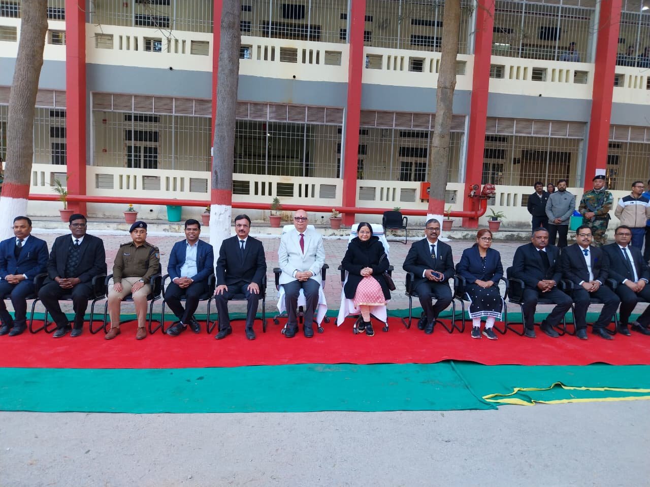 झारखंड हाईकोर्ट के चीफ जस्टिस महेश शरदचंद्र सोनक का लोहरदगा दौरा, व्यवहार न्यायालय परिसर में अधिवक्ताओं से किया संवाद 2 1 15