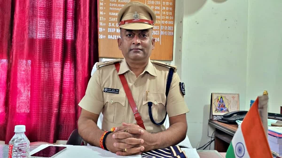 रेल थाना प्रभारी निकला सोना लूटकांड का मास्टरमाइंड, पुलिस ने किया गिरफ्तार
