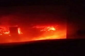 बोकारो के फुटवियर गोदाम में लगी भीषण आग, फंसे मजदूरों को काफी मशक्त के बाद बचाया गया