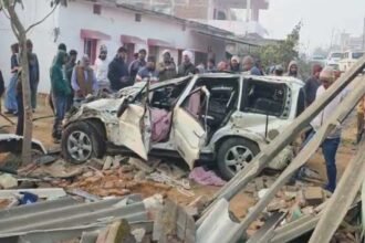 गढ़वा में भीषण सड़क हादसा, ट्रक और स्कार्पियों में टक्कर, एक ही परिवार के चार लोगों की मौत