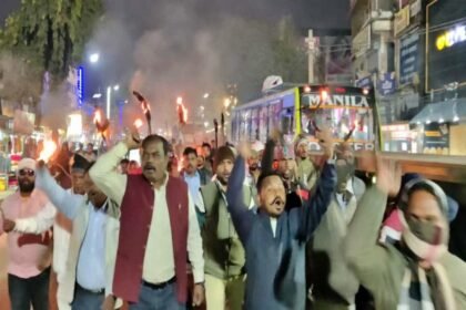 पहड़ा राजा सोमा मुंडा की हत्या के विरोध में शनिवार को झारखंड बंद, खूंटी में निकाला गया मशाल जुलूस