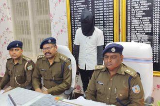 दुमका में 100 रुपये के विवाद में युवक ने की चचेरे भाई की हत्या, प्रेमिका पर बुरी नजर रखने को लेकर पहले से नाराज था आरोपी