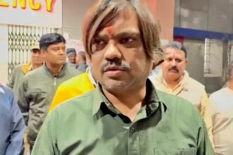 पूर्व विधायक संजीव सिंह समेत 18 नेताओं को नोटिस, BJP के अधिकृत प्रत्याशी के खिलाफ लड़ रहे निकाय चुनाव