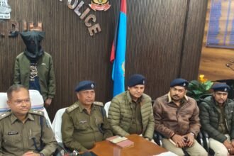 गिरिडीह में एक करोड़ के जेवरात और सिल्लियां बरामद, धनवार से एक तस्कर गिरफ्तार