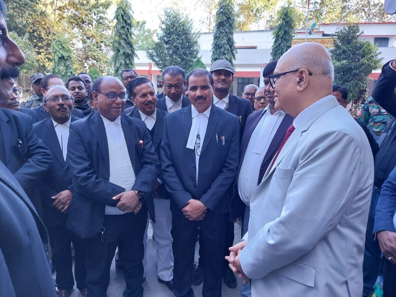 झारखंड हाईकोर्ट के चीफ जस्टिस महेश शरदचंद्र सोनक का लोहरदगा दौरा, व्यवहार न्यायालय परिसर में अधिवक्ताओं से किया संवाद 3 2 13