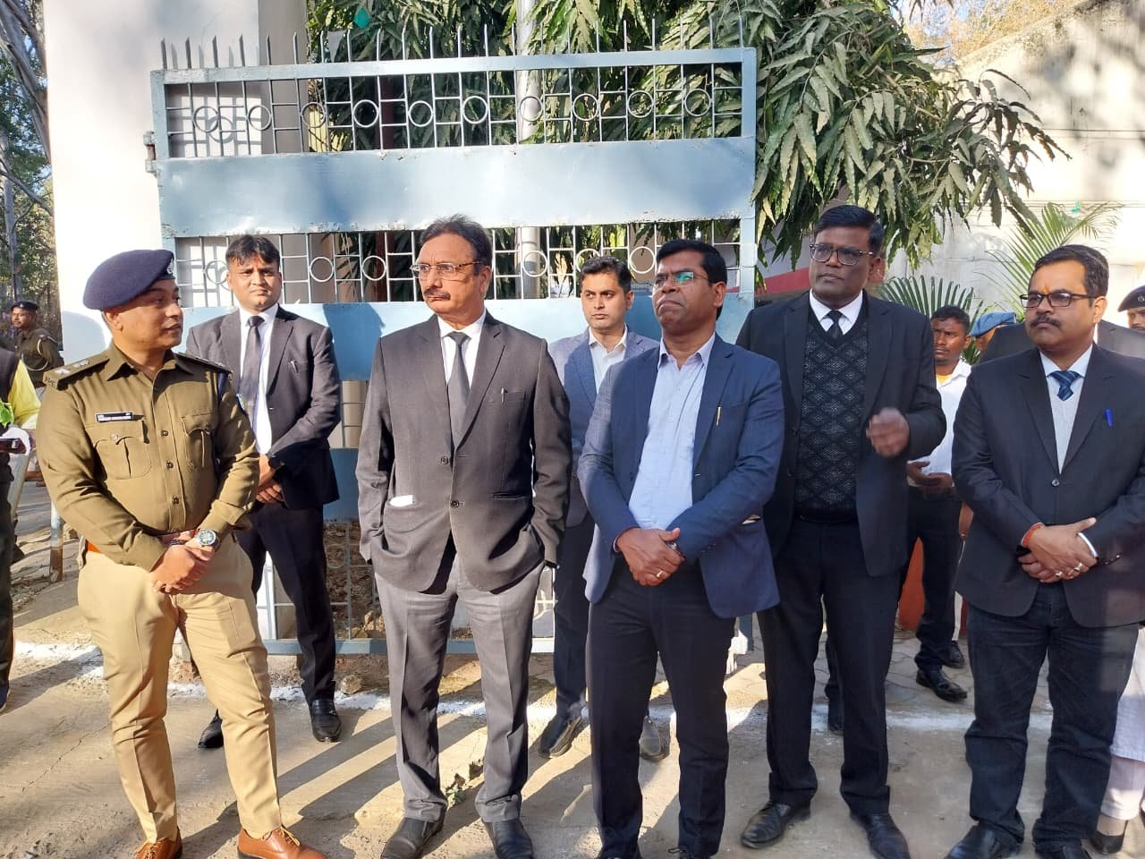 झारखंड हाईकोर्ट के चीफ जस्टिस महेश शरदचंद्र सोनक का लोहरदगा दौरा, व्यवहार न्यायालय परिसर में अधिवक्ताओं से किया संवाद 8 7 5