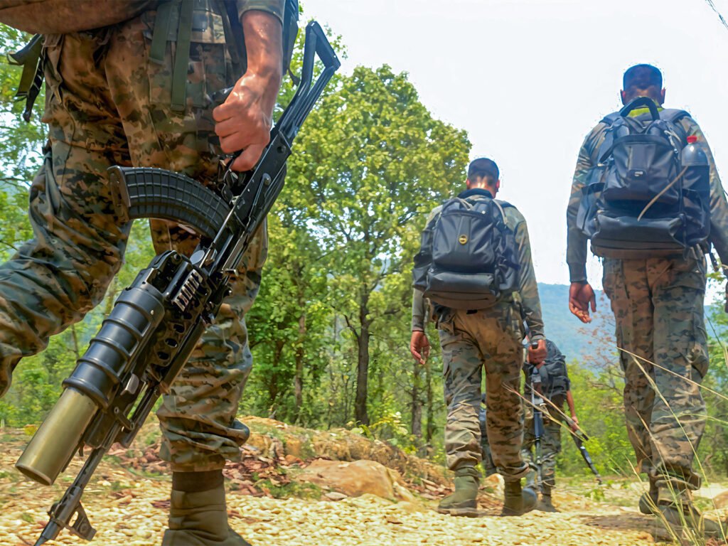 छत्तीसगढ़ में 14 माओवादी ढ़ेर, सुरक्षाबलों और माओवादियों के बीच हुए दो अलग-अलग मुठभेड़
