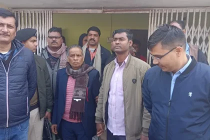 बिहार के गोपालगंज में निगरानी की कार्रवाई, रिश्वत लेते राजस्व कर्मचारी हुआ गिरफ्तार