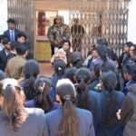Gumla के फिसरी कॉलेज में छात्राओं के साथ छेड़छाड़‍ के बाद हंगामा,छात्राओं ने किया थाने का घेराव