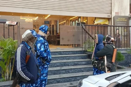 बिहार के रक्सौल में बड़े कारोबारी मोहम्मद कलीम के ठिकानों पर छापेमारी, एक दर्जन गाड़ियों के साथ पहुंची IT की टीम