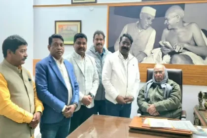 कांग्रेस के 5 विधायक पार्टी अध्यक्ष से मिलने में हुए कामयाब, सुनाई पीड़ा, खरगे ने कहा- सीएम और प्रभारी से करेंगे बात