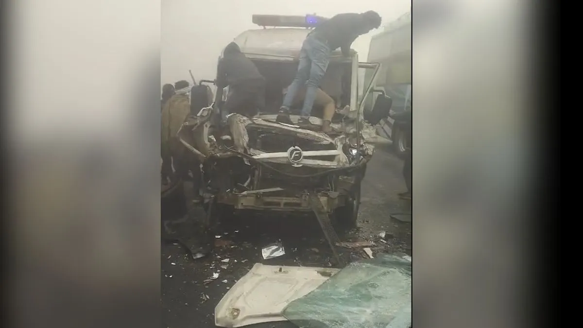 बिहार में कोहरे की वजह से भीषण सड़क हादसा, दरभंगा-मुजफ्फरपुर हाईवे पर 6 गाड़ियों की टक्कर