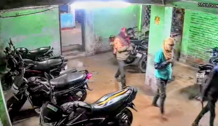 चतरा में CCL कर्मचारी के घर लाखों की चोरी, CCTV में कैद हुई पूरी वारदात