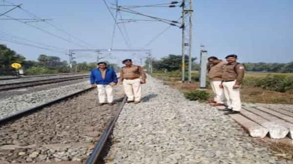 पाकुड़ के रामपुरहाट-गुमानी रेलखंड पर बड़ा हादसा टला, शरारती तत्वों ने क्षतिग्रस्त किए कंक्रीट स्लीपर