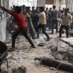 सड़क हादसे में छात्रा की मौत के बाद गिरिडीह में बवाल, पोस्टमार्टम नहीं होने पर ट्रामा सेंटर में तोड़फोड़