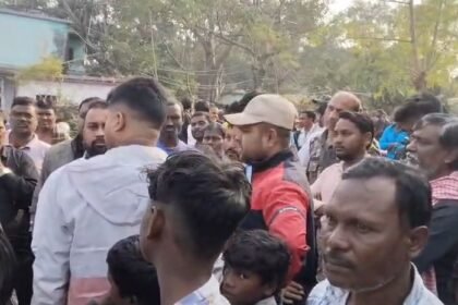 धनबाद में नए साल के पहले दिन बाइक सवार बदमाशों ने की अंधाधुंध फायरिंग, 6 खोखे बरामद: दहशत फैलाने के लिए फिल्मी अंदाज में की गई गोलीबारी