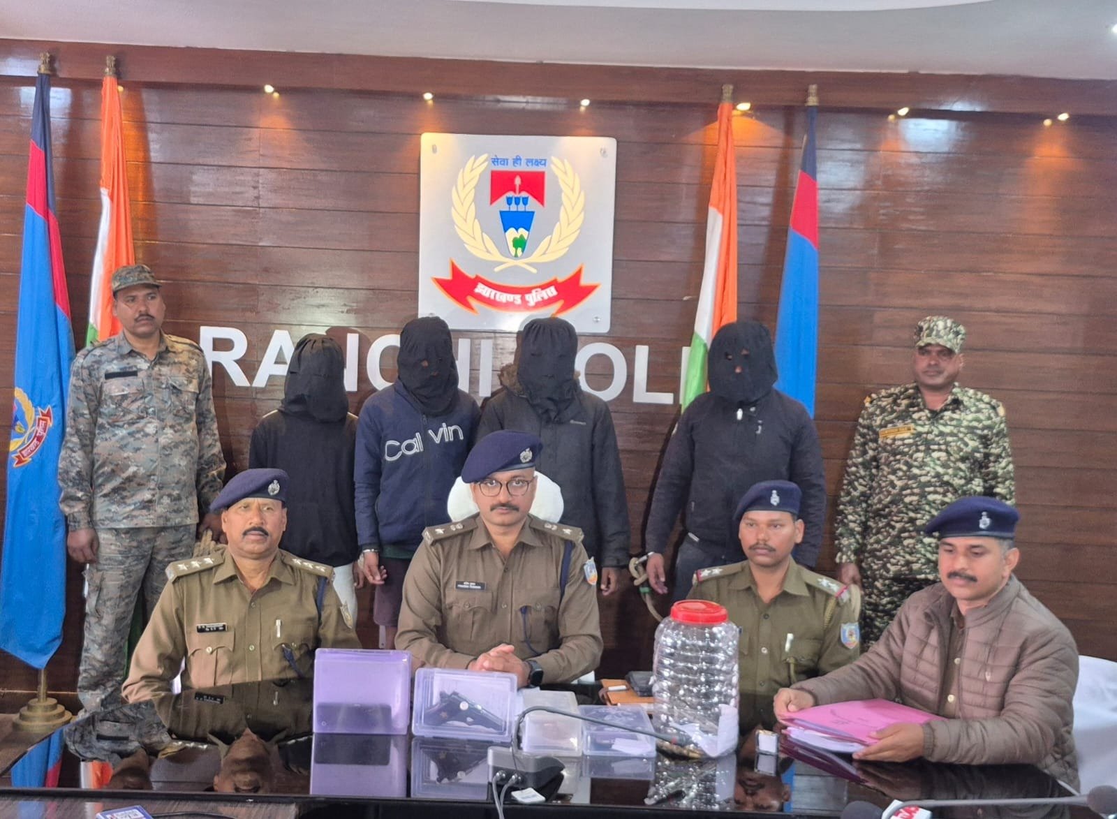 रांची पुलिस ने 48 घंटे के अंदर किया हत्याकांड का खुलासा, चार अपराधी हथियार के साथ गिरफ्तार