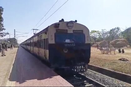 रांची से लोहरदगा के इरगांव तक दौड़ी मेमू पैसेंजर ट्रेन, यात्रियों के लिए फ्री बस सेवा शुरू