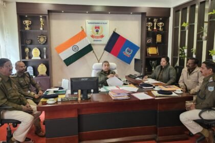 लोहरदगा SP सादिक अनवर रिजवी ने अपराध और उग्रवाद को लेकर की बैठक