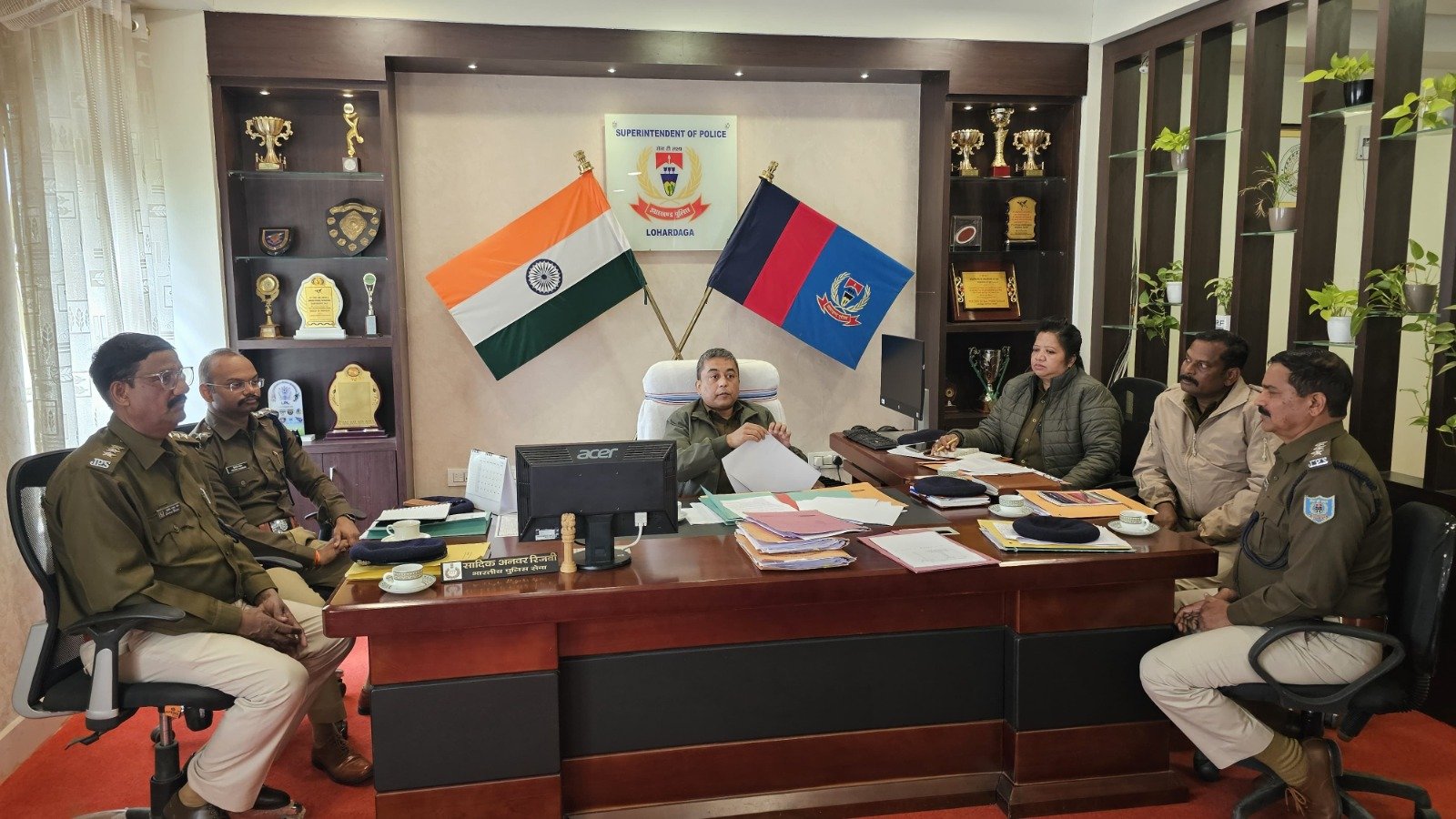 लोहरदगा SP सादिक अनवर रिजवी ने अपराध और उग्रवाद को लेकर की बैठक