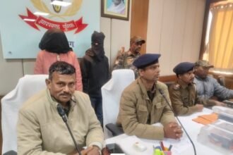 रामगढ़ में राहुल दुबे गिरोह के दो सदस्य गिरफ्तार, कार्रबाइन समेत कई हथियार बरामद