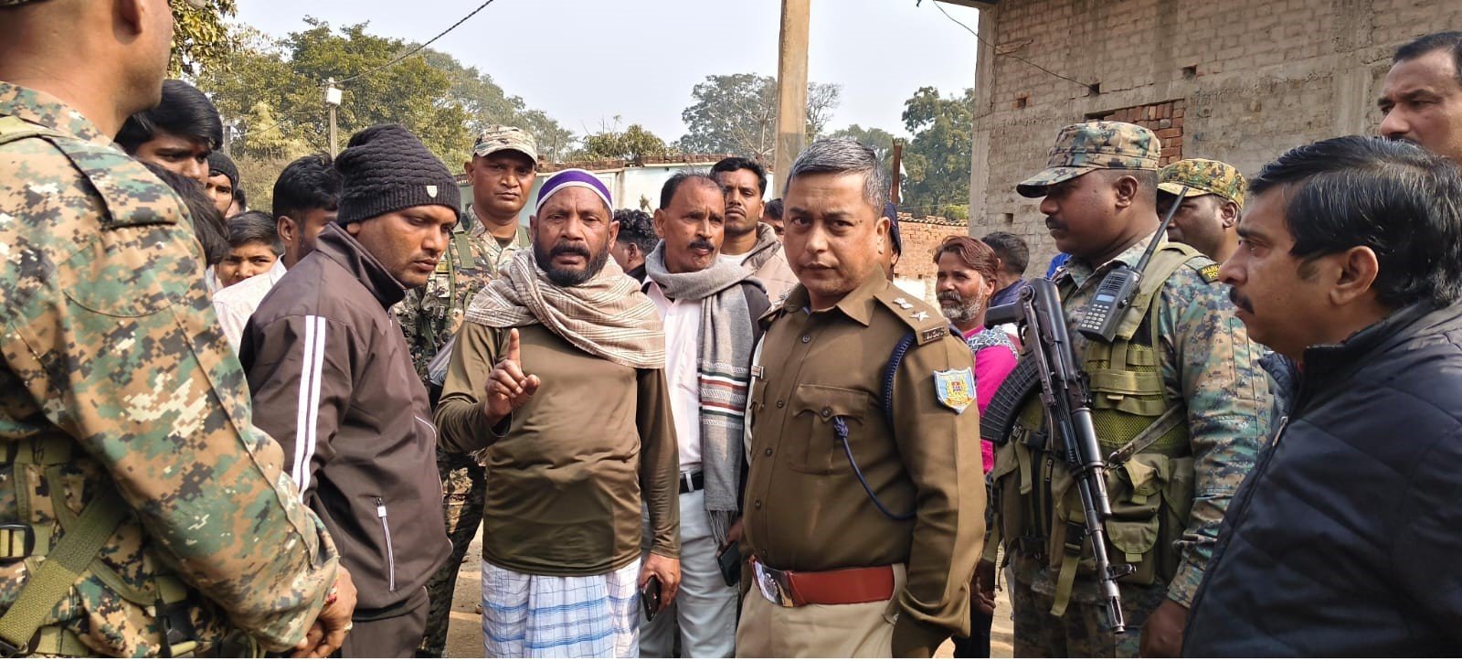 लोहरदगा के कुडू के उडूमुडू में दो समुदाय में हिंसक झड़प के बाद तनाव, SP ने मौके पर पहुंचकर की जांच