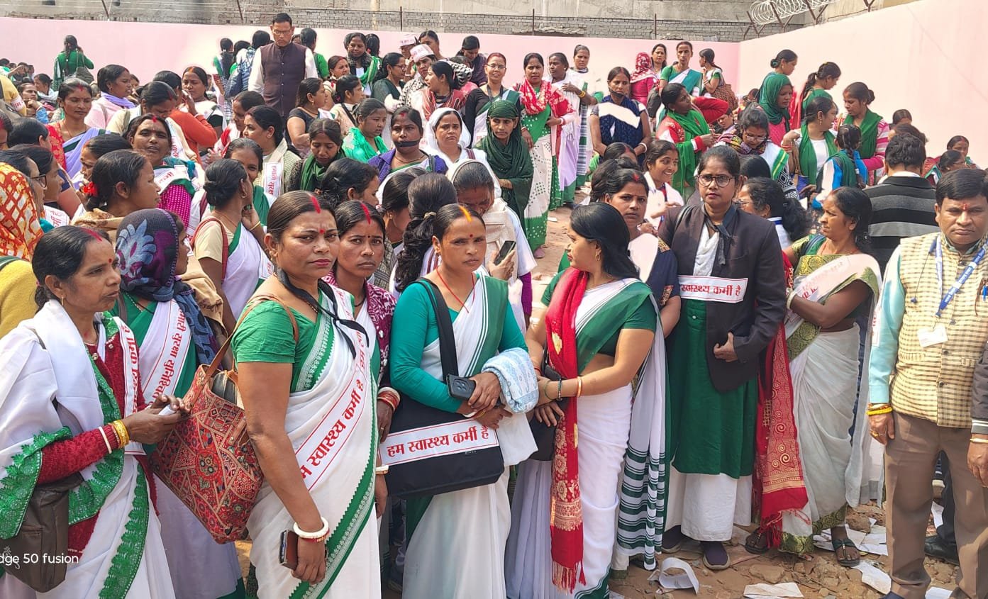 धनबाद में बाउंड्री वॉल विवाद पर वकील और स्वास्थ्य कर्मी आमने-सामने,सदर अस्पताल में OPD ठप,प्रशासन के लिए दोतरफा चुनौती 2 WhatsApp Image 2026 01 31 at 6.49.28 PM