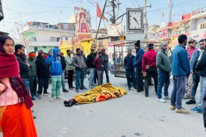 लोहरदगा में सड़क हादसे में अधेड़ की मौत, लोगों ने किया सड़क जाम