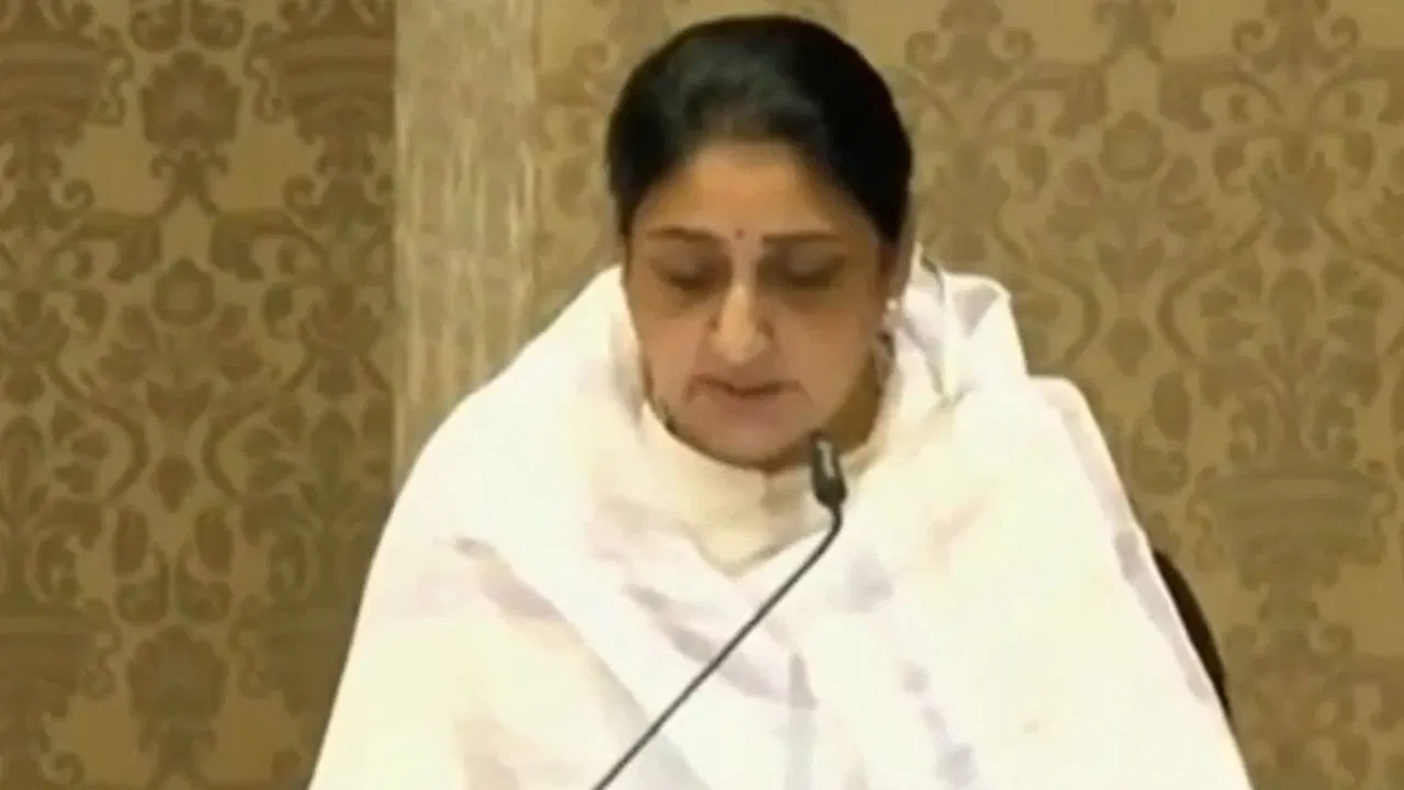 Sunetra Pawar बनीं महाराष्ट्र की पहली महिला उपमुख्यमंत्री,आंसुओं के बीच हुआ राजतिलक