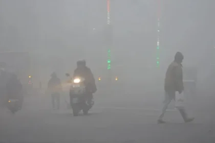 बिहार के 6 जिलों में घने कोहरे का अलर्ट, पछुआ हवा बढ़ाएगी ठंड