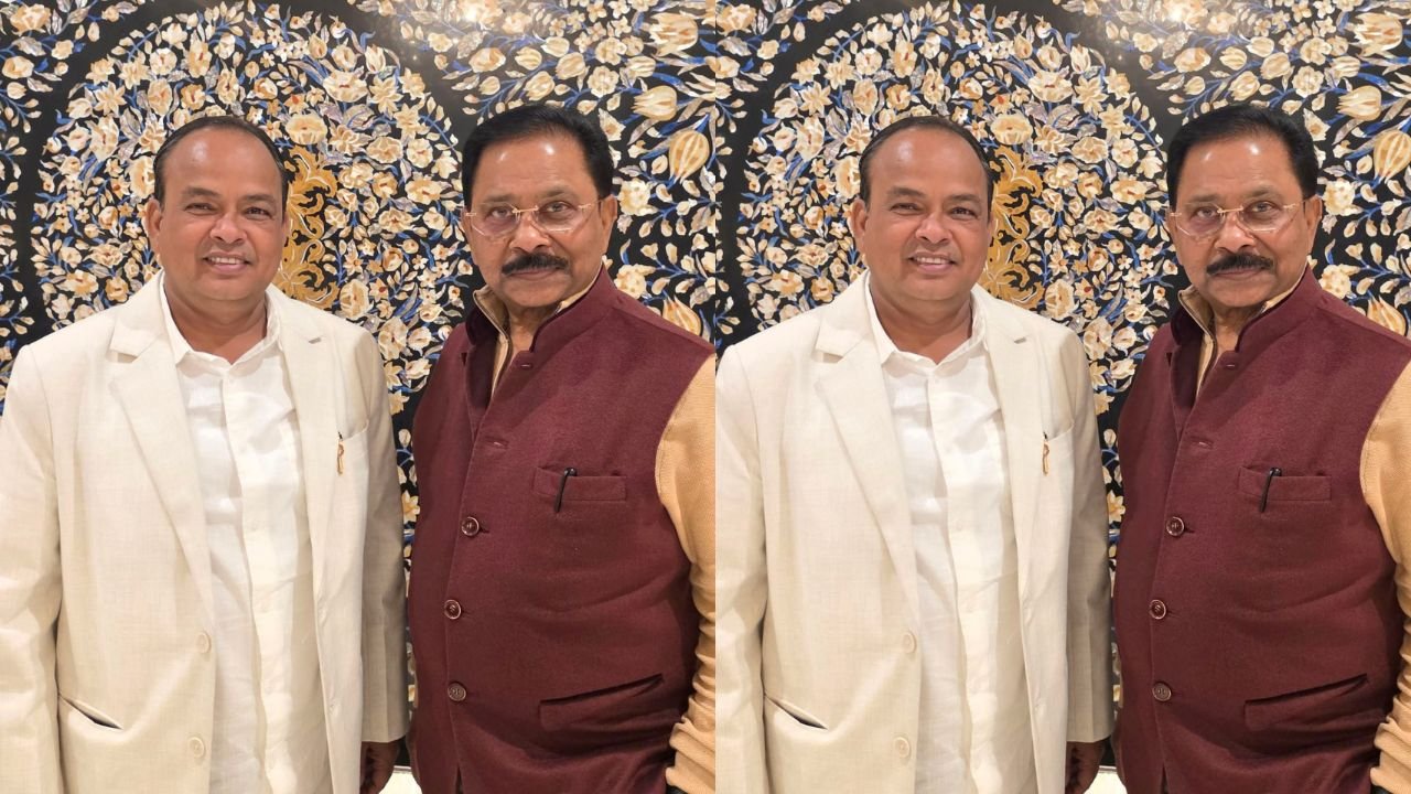 पूर्व सांसद धीरज प्रसाद साहू ने स्वास्थ्य मंत्री इरफान अंसारी से की मुलाकात, लोहरदगा में होने वाले एथलेटिक्स प्रतियोगिता के समापन समारोह के लिए किया आमंत्रित