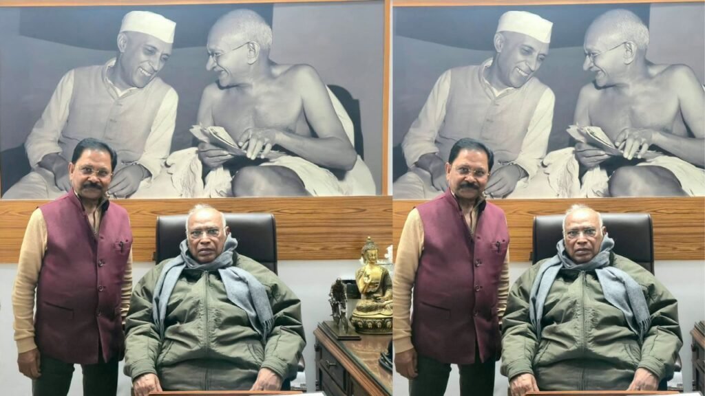कांग्रेस अध्यक्ष मल्लिकार्जुन खरगे से पूर्व राज्यसभा सांसद धीरज साहू ने मुलाकात, संगठनात्मक विषयों पर हुई सार्थक चर्चा