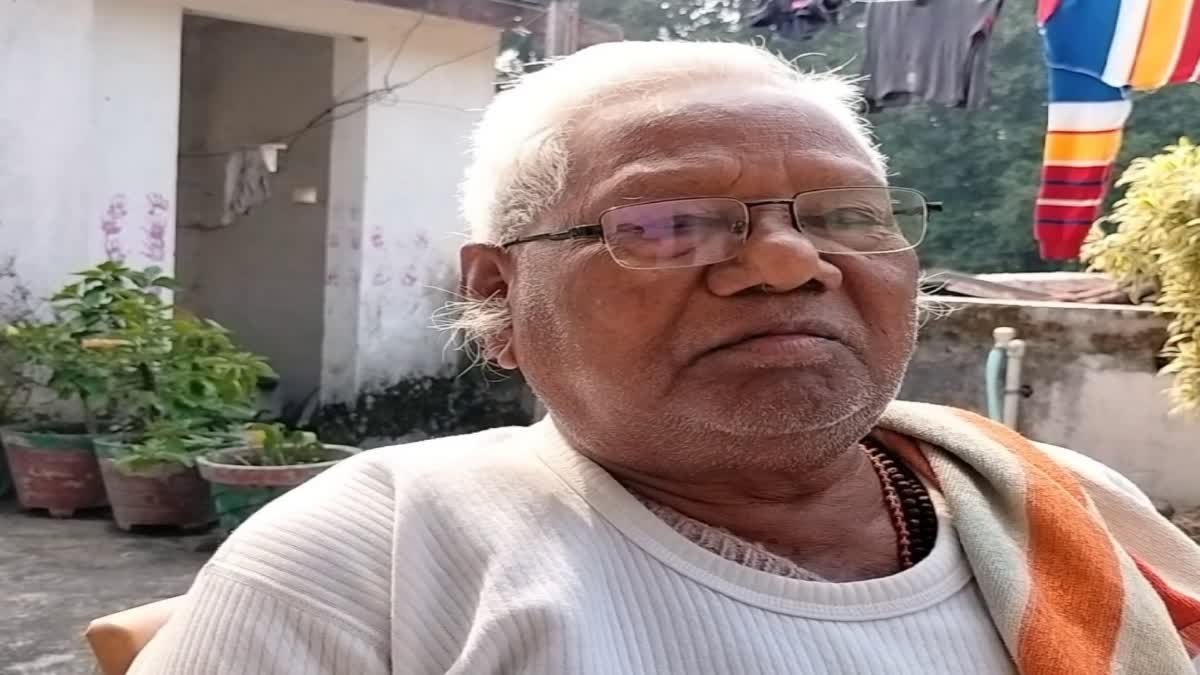 कड़िया मुंडा से पुलिस अधिकारी बनकर दी धमकी, फोन पर मांगी रंगदारी, थाने में मामला दर्ज