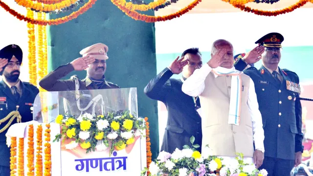 बिहार के राज्यपाल आरिफ मोहम्मद खान ने गांधी मैदान में किया ध्वजारोहण, सुरक्षा घेरे में गूंजा राष्ट्रगान