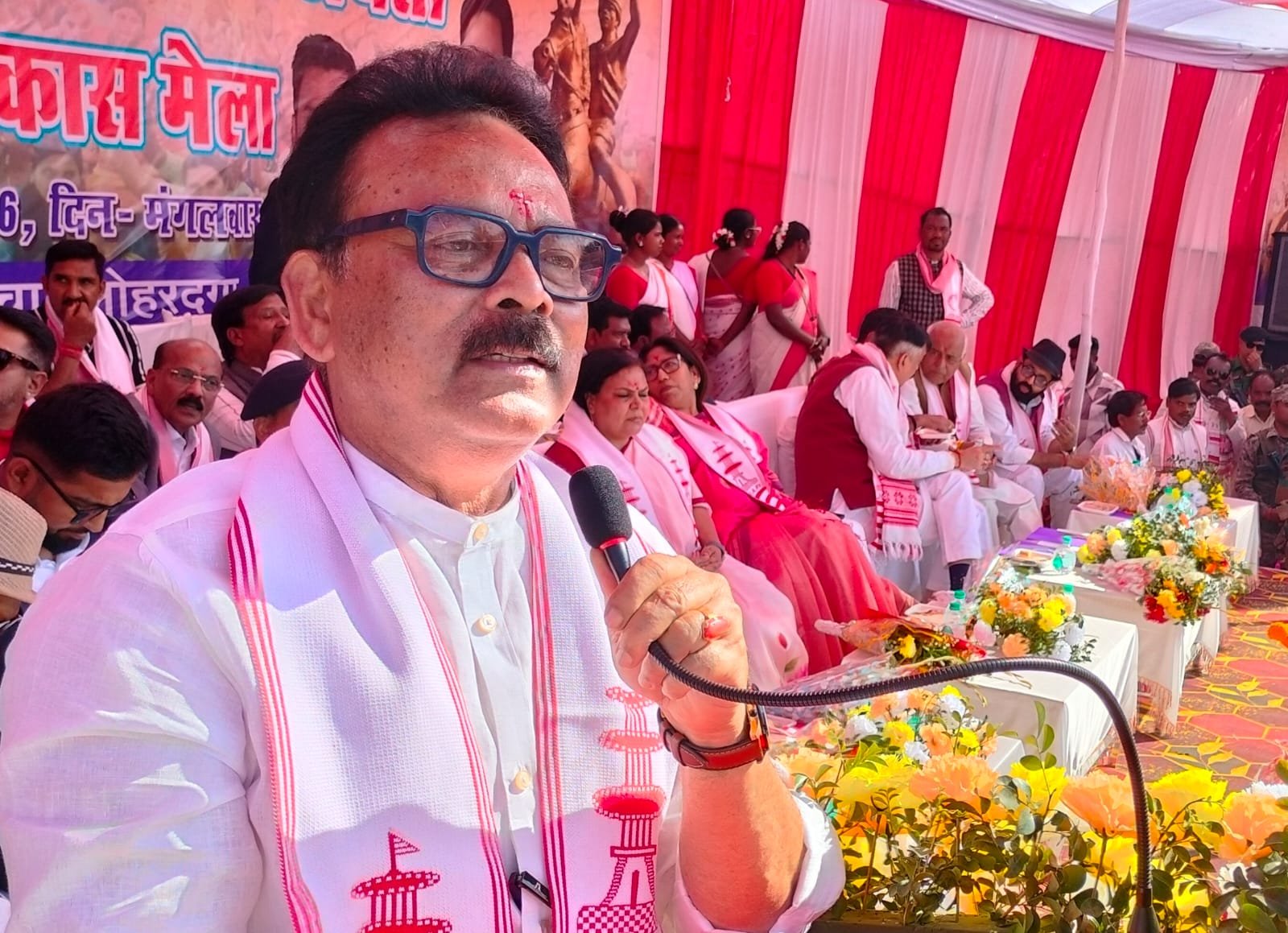 लोहरदगा में भव्यता के साथ मनाया गया वीर बुधु भगत की जयंती, मंत्री दीपिका पांडे सिंह ने कहा बलिदानियों के जन्मस्थली को मिलेगी विशेष पहचान 6 10 2