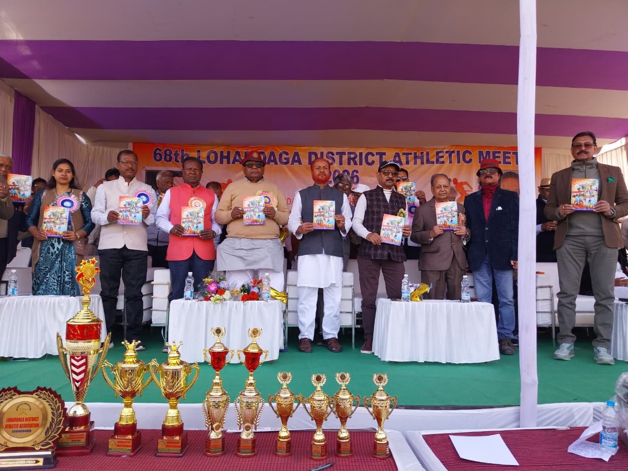 लोहरदगा में 68वीं झारखंड ओपन एथलेटिक मीट का समापन ,धीरज साहू, रामेश्वर उरांव, केशव महतो कमलेश मुख्य अतिथि के रूप में रहे मौजूद 11 11 1