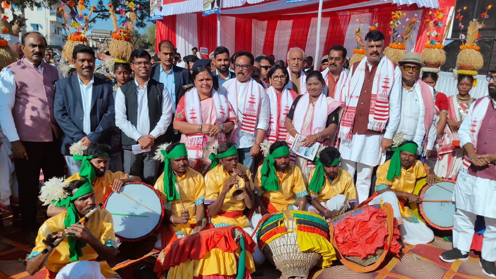 लोहरदगा में भव्यता के साथ मनाया गया वीर बुधु भगत की जयंती, मंत्री दीपिका पांडे सिंह ने कहा बलिदानियों के जन्मस्थली को मिलेगी विशेष पहचान 5 11 2